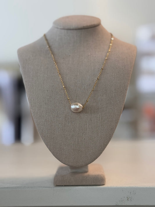Spark Pearl Necklace